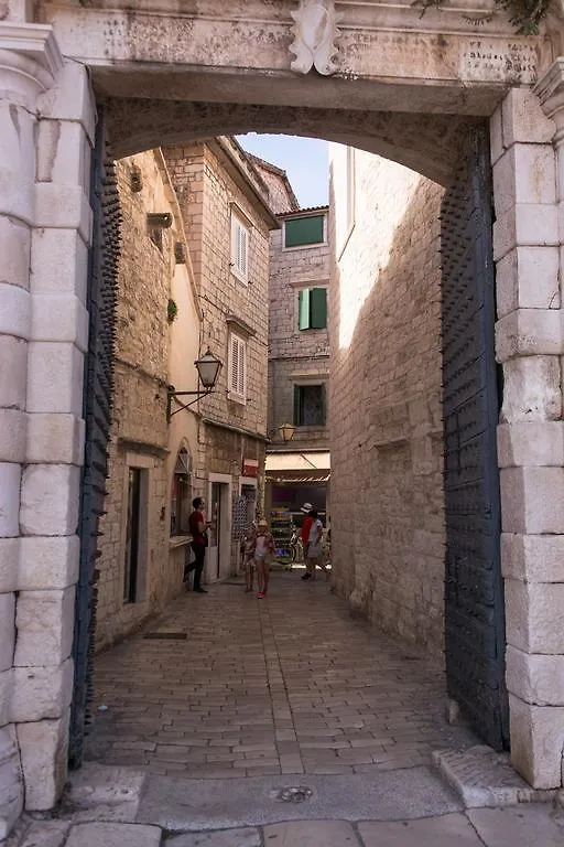 Apartment Capo Residence - Old Town - Parking Trogir