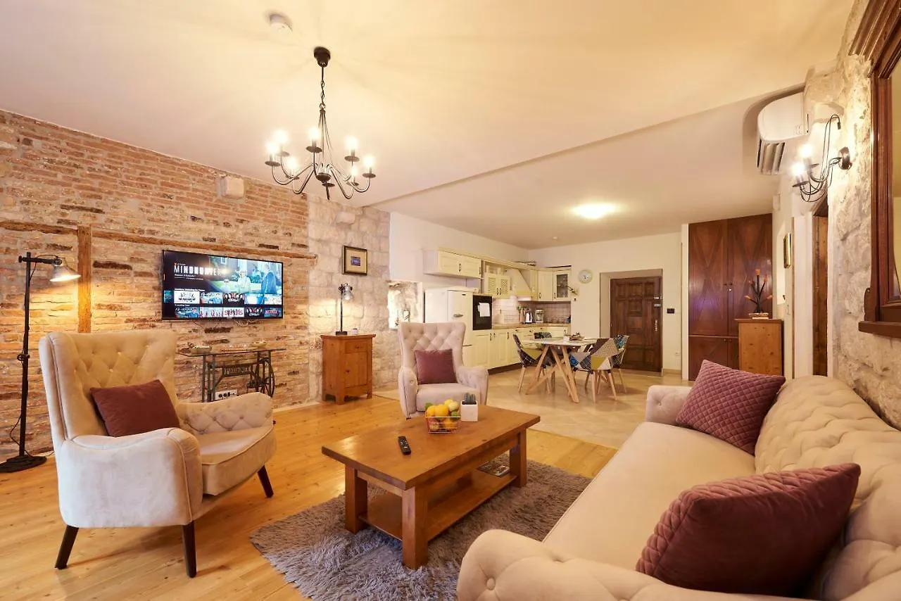 Apartment Capo Residence - Old Town - Parking Trogir