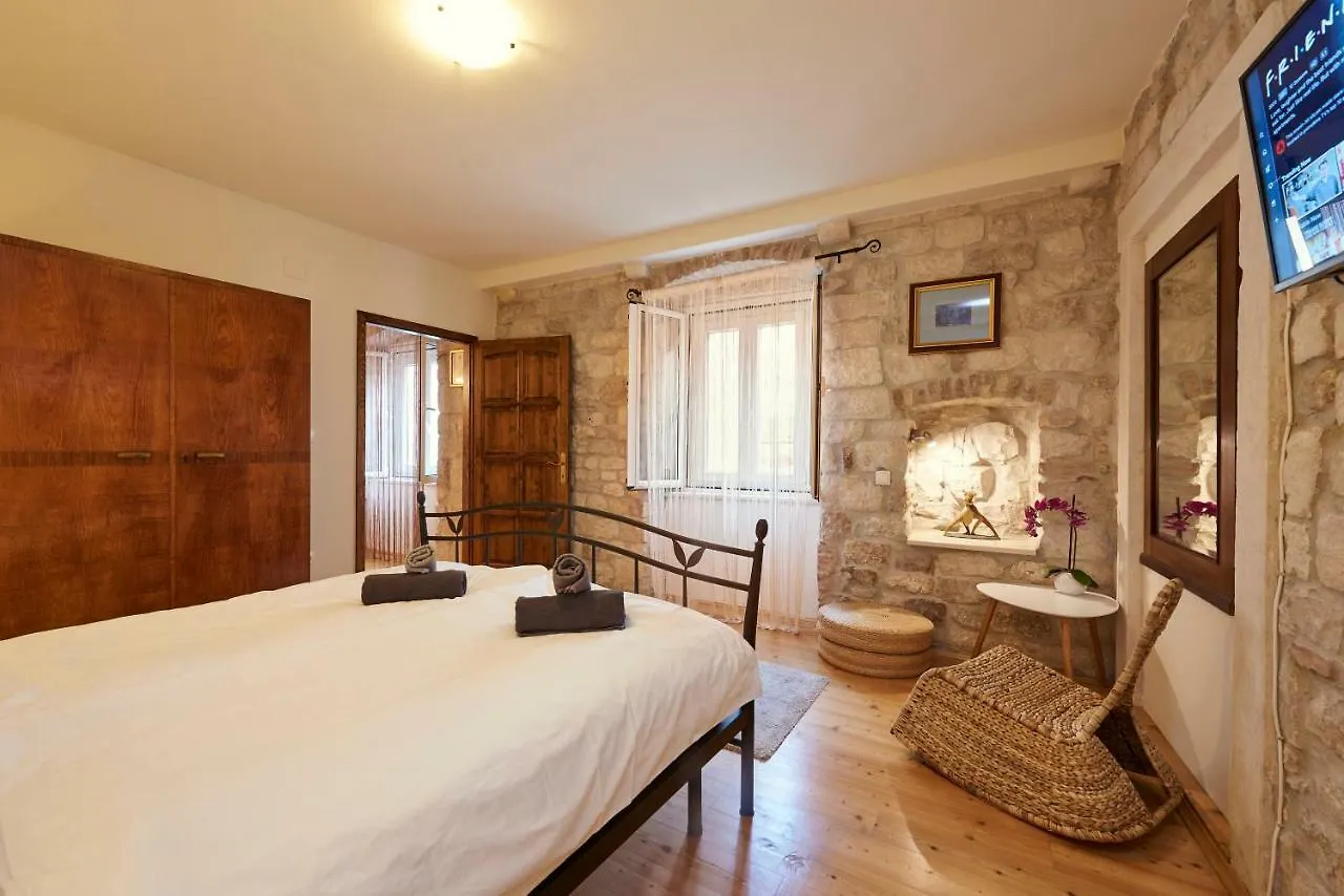 Apartment Capo Residence - Old Town - Parking Trogir