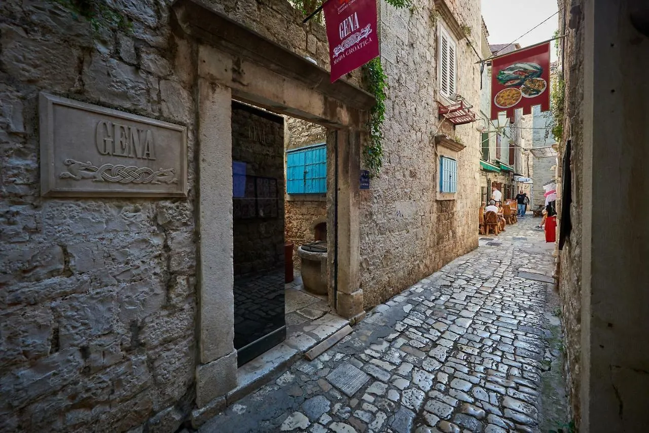 Apartment Capo Residence - Old Town - Parking Trogir