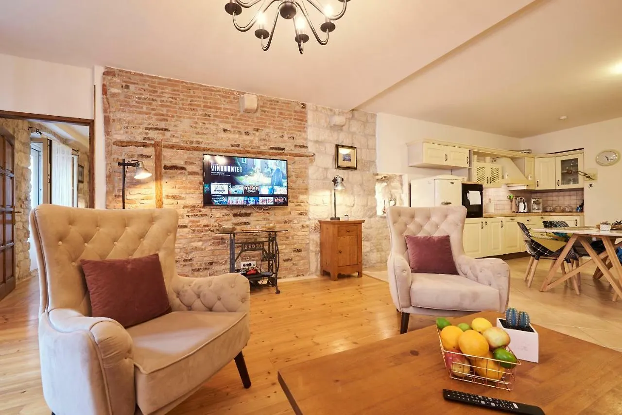 Apartment Capo Residence - Old Town - Parking Trogir