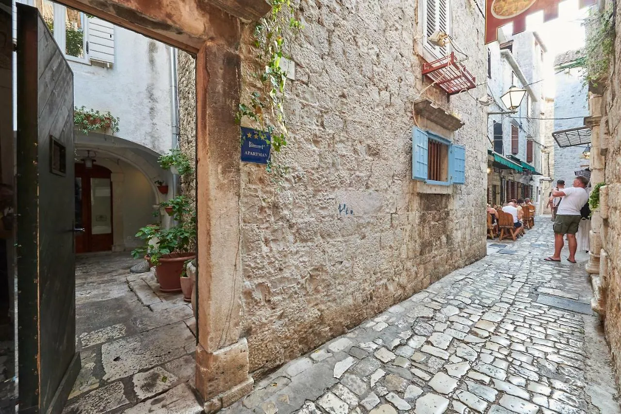 Apartment Capo Residence - Old Town - Parking Trogir